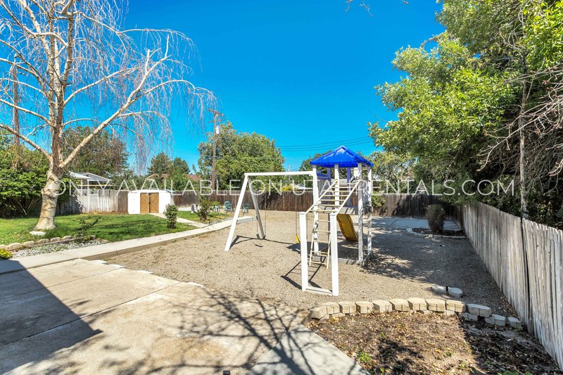 Spacious 5-Bedroom Home in Prime Location! property image