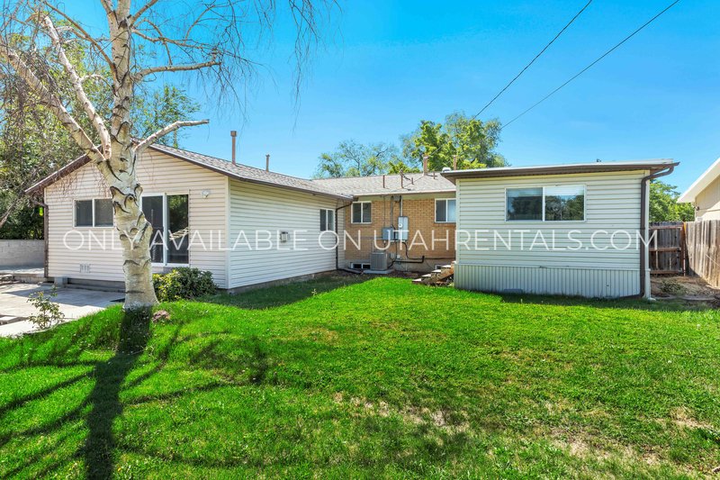 Spacious 5-Bedroom Home in Prime Location! property image