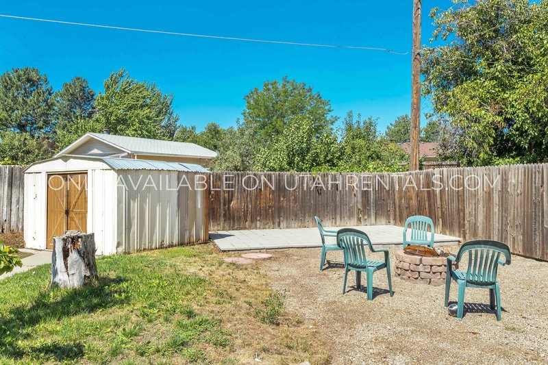 Spacious 5-Bedroom Home in Prime Location! property image