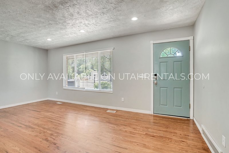 Spacious 5-Bedroom Home in Prime Location! property image