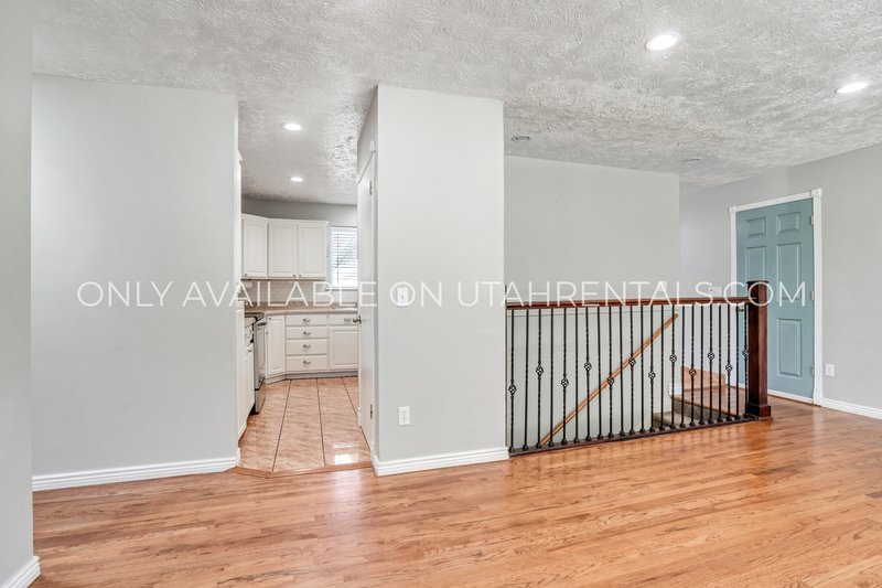 Spacious 5-Bedroom Home in Prime Location! property image