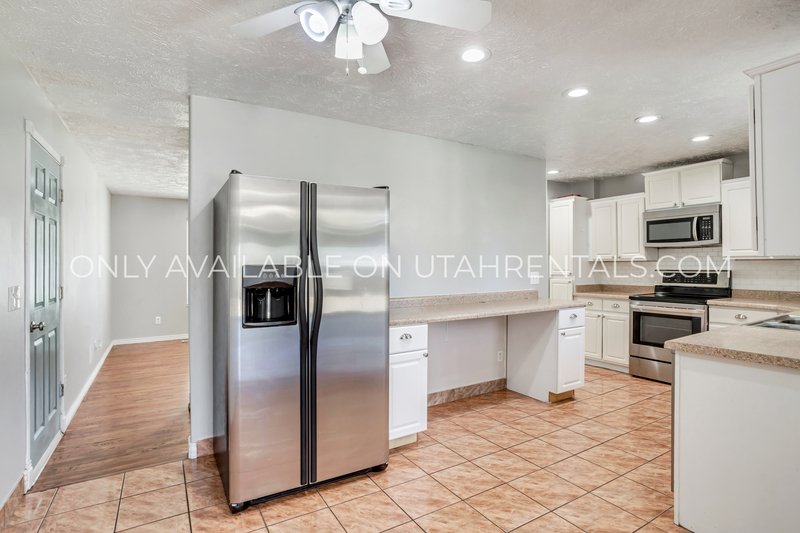 Spacious 5-Bedroom Home in Prime Location! property image