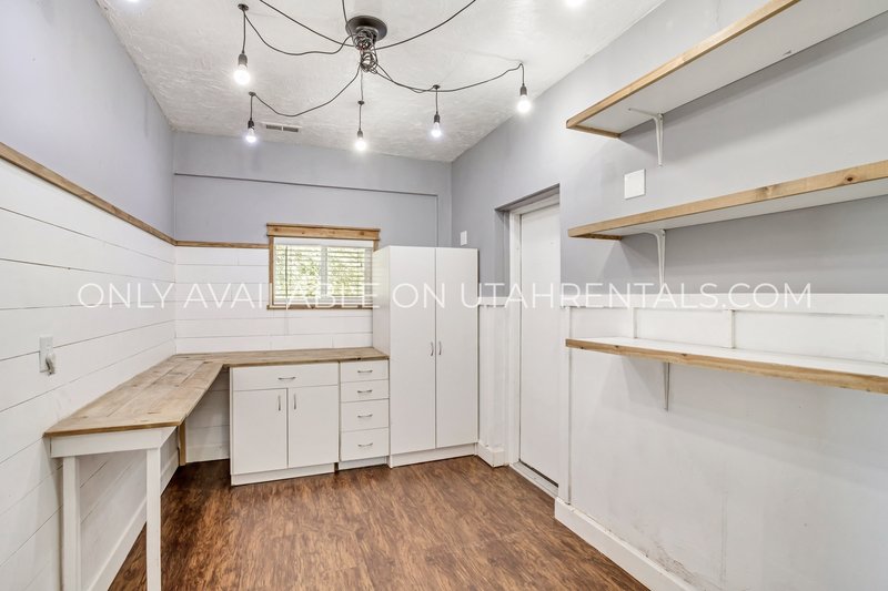 Spacious 5-Bedroom Home in Prime Location! property image