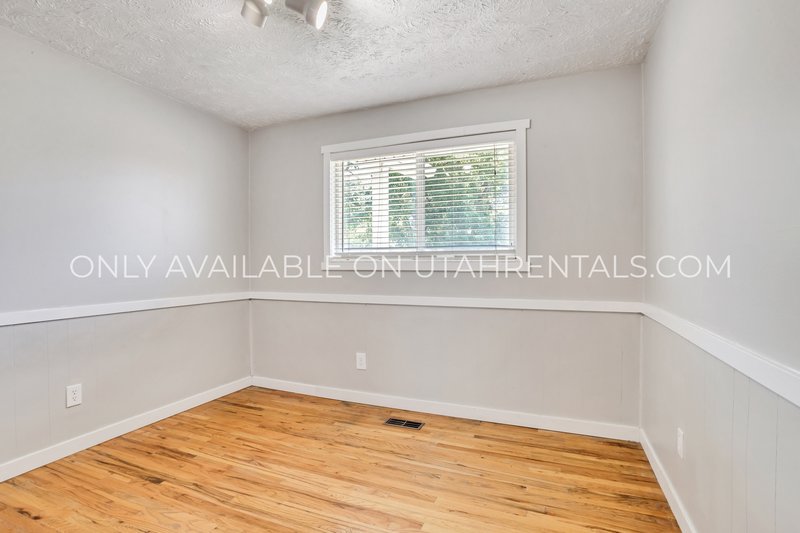 Spacious 5-Bedroom Home in Prime Location! property image