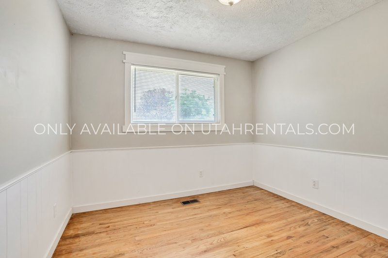 Spacious 5-Bedroom Home in Prime Location! property image