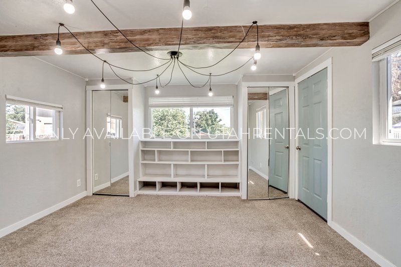 Spacious 5-Bedroom Home in Prime Location! property image