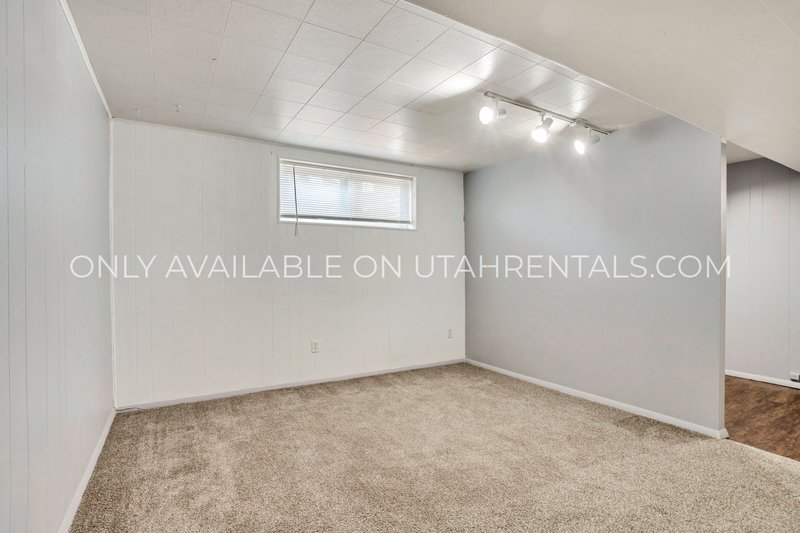 Spacious 5-Bedroom Home in Prime Location! property image