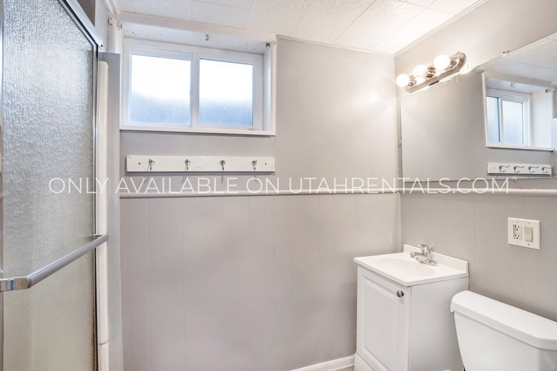 Spacious 5-Bedroom Home in Prime Location! property image