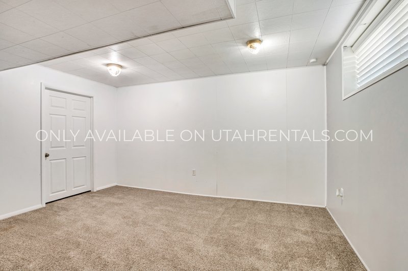 Spacious 5-Bedroom Home in Prime Location! property image