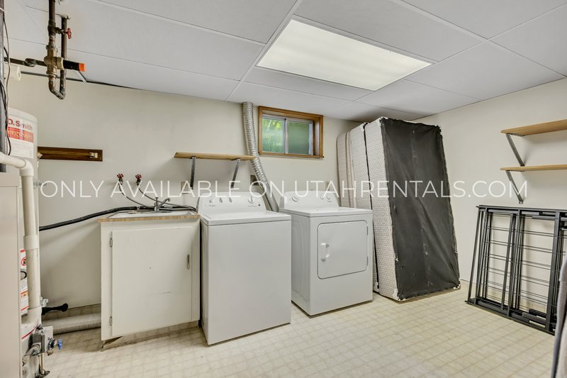 Large Private Room in Shared House Near USU! property image