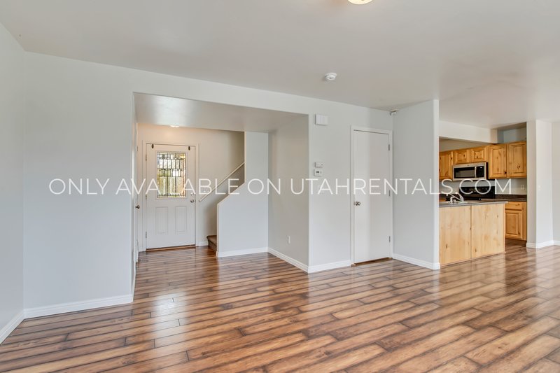 Beautiful 4 Bedroom Home in Prime South Jordan Location! property image