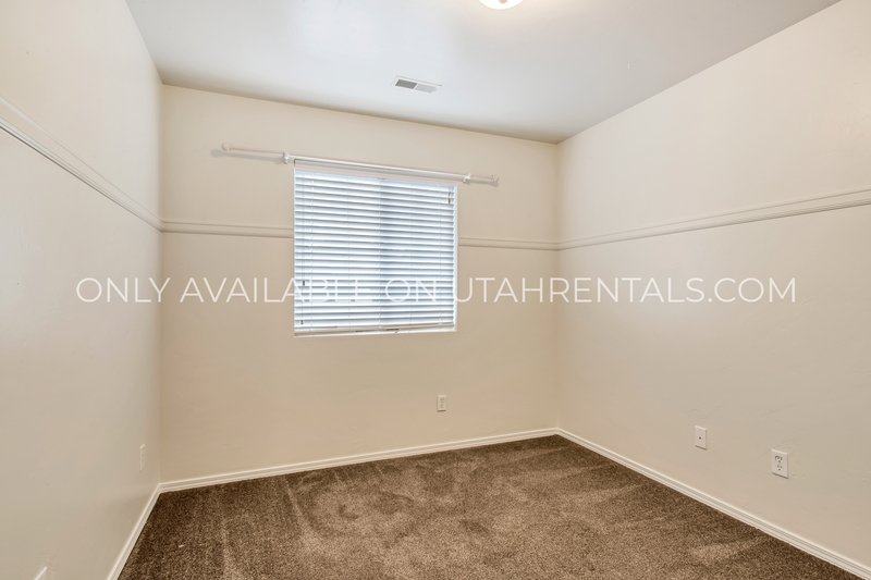 Beautiful 4 Bedroom Home in Prime South Jordan Location! property image