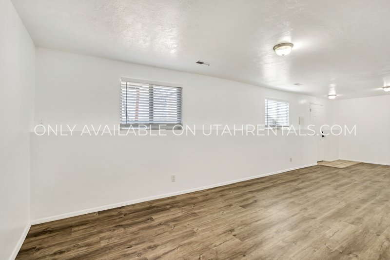 Stunning 5-Bedroom Home at the Foot of the Wasatch Mountains property image