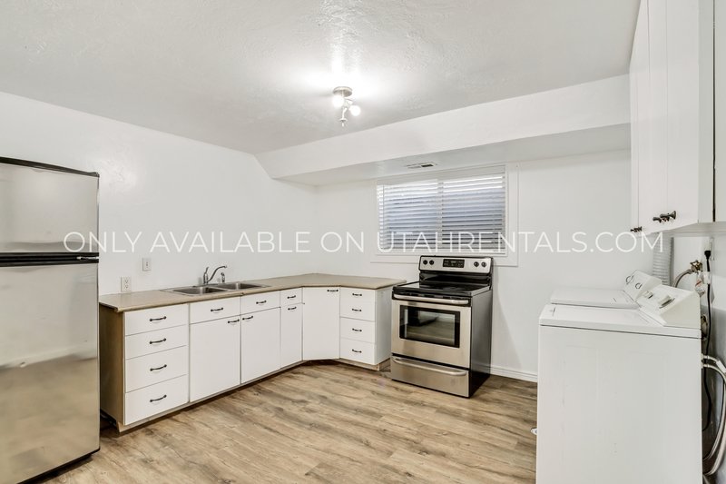 Stunning 5-Bedroom Home at the Foot of the Wasatch Mountains property image