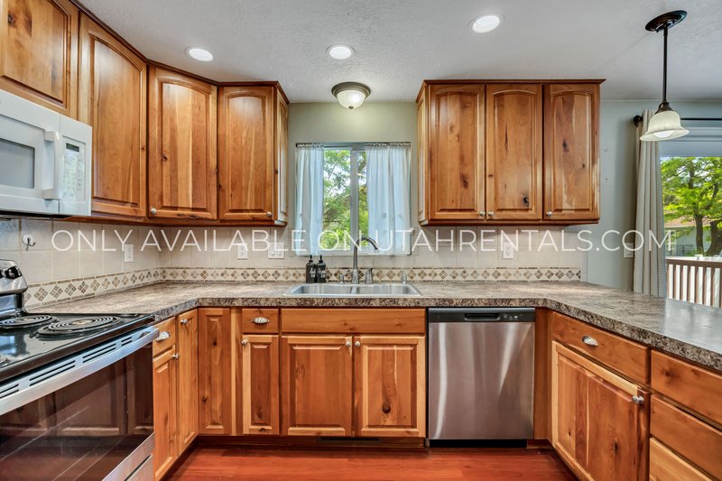 Private Room in Shared House property image