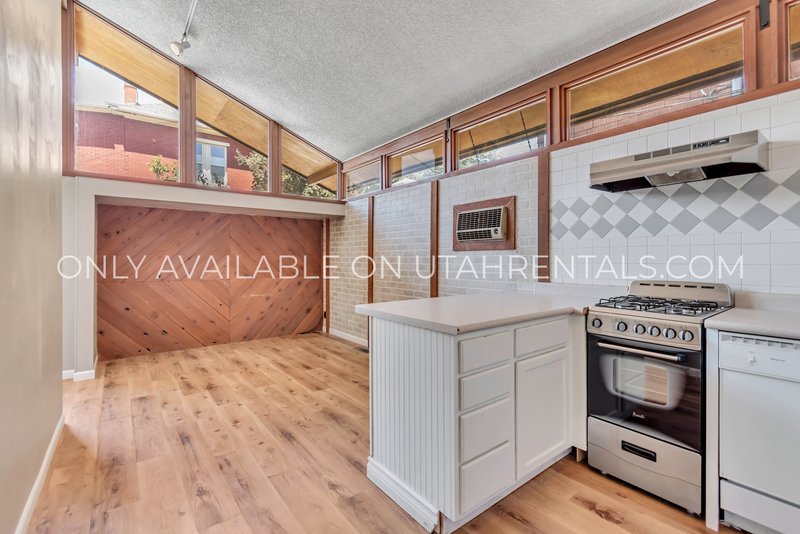 Charming 2 Bedroom Apartment in SLC property image