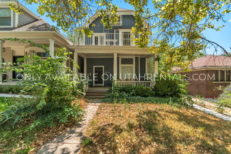 Private Bedroom for Rent in Shared Apartment Near University! property image
