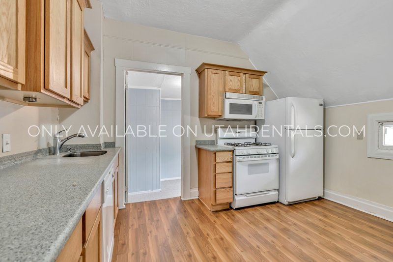 Private Bedroom in Charming Shared Apt | Blocks from U of U & Trolley Square! property image