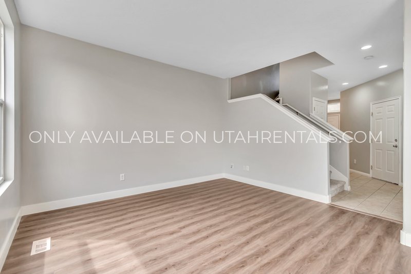 BEAUTIFUL LEHI TOWNHOME property image