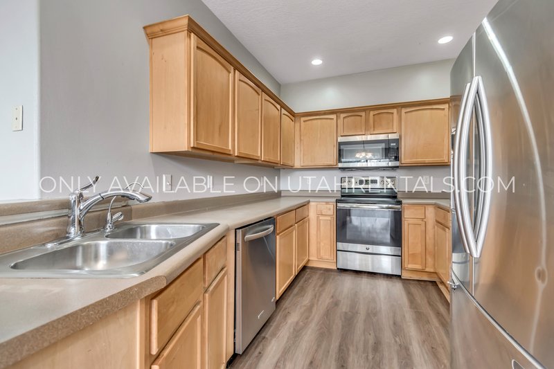 BEAUTIFUL LEHI TOWNHOME property image
