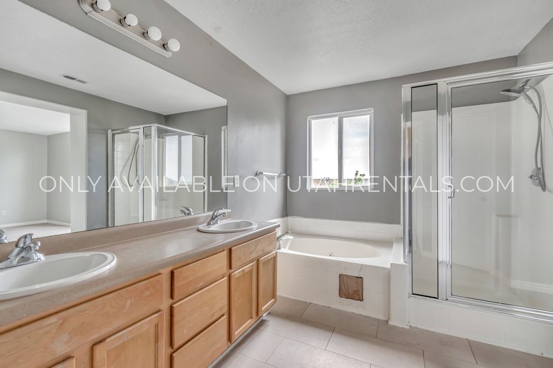 BEAUTIFUL LEHI TOWNHOME property image