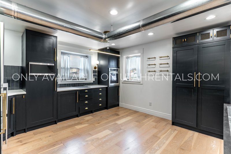 Renovated Historic Apartment in Downtown SLC! property image