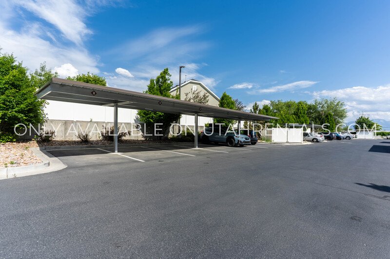 Beautiful Top Floor 2-Bed 2-Bath Layout property image