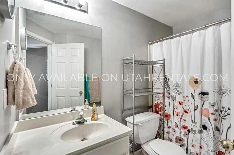 Medium Belmont Private Bedroom Available! property image