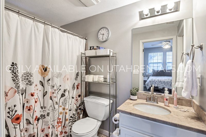 Medium Belmont Private Bedroom Available! property image