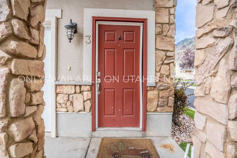 Beautiful 3-Bedroom Condo in Canyon Meadows property image
