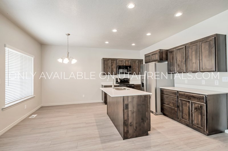 Beautiful New Townhome for Rent property image