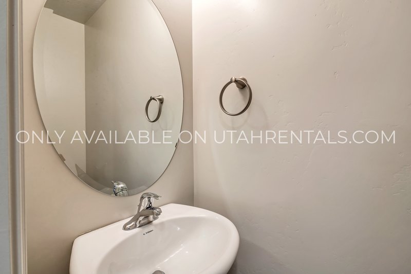 Beautiful New Townhome for Rent property image