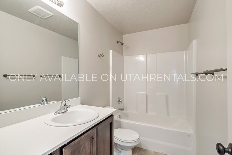 Beautiful New Townhome for Rent property image
