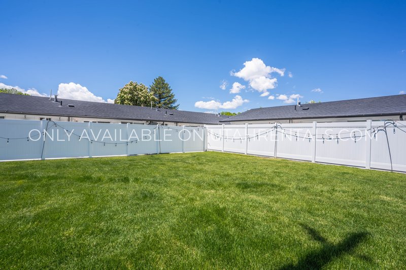 Pet-Friendly & Move-In Ready 2-Bedroom Apartment – Prime Location! property image