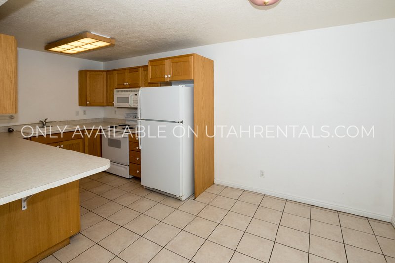 Bright and Spacious 3-Bedroom Condo property image
