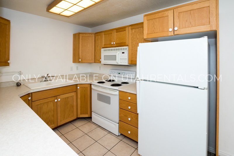 Bright and Spacious 3-Bedroom Condo property image