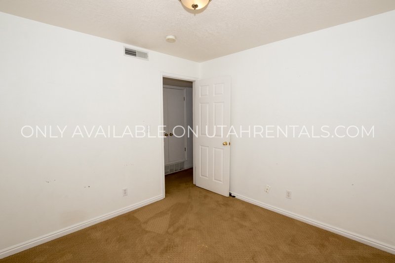 Bright and Spacious 3-Bedroom Condo property image
