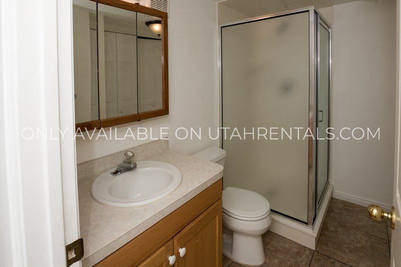 Bright and Spacious 3-Bedroom Condo property image