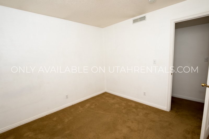 Bright and Spacious 3-Bedroom Condo property image