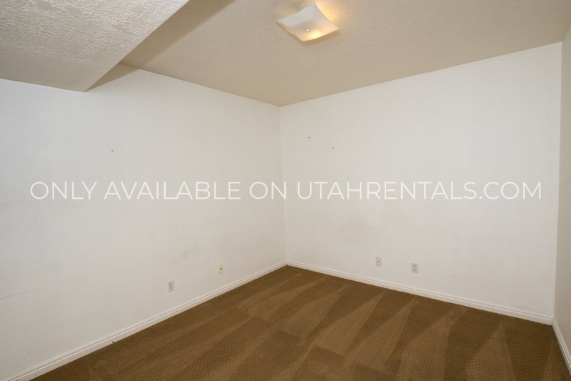 Bright and Spacious 3-Bedroom Condo property image