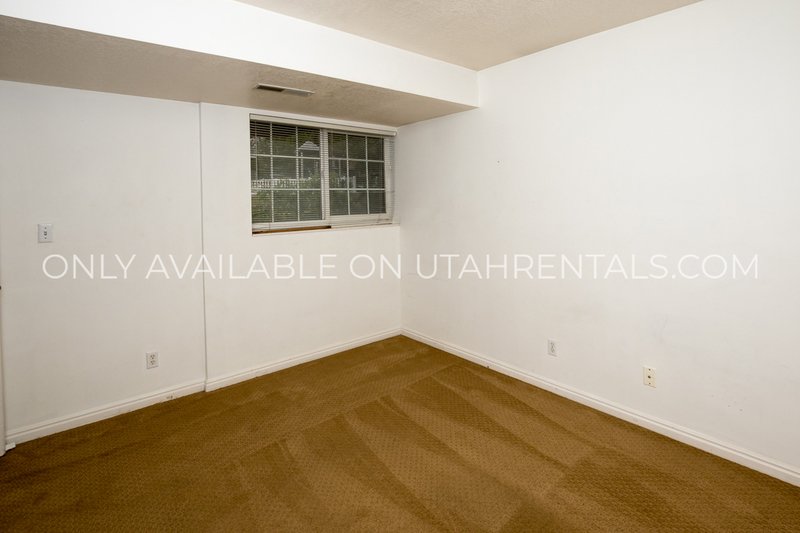 Bright and Spacious 3-Bedroom Condo property image