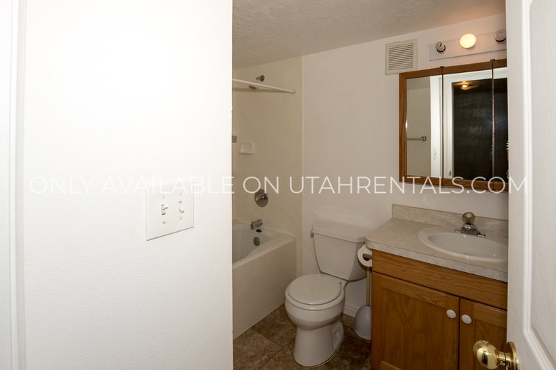 Bright and Spacious 3-Bedroom Condo property image