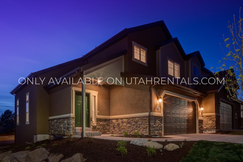 Large 4 Bedroom Town Home on Provo's South East Bench property image