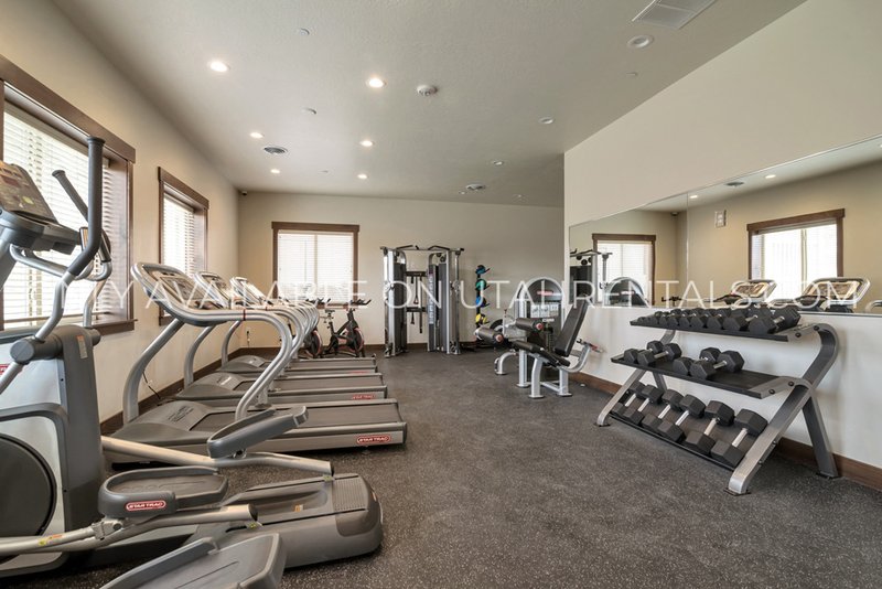 Large 4 Bedroom Town Home on Provo's South East Bench property image