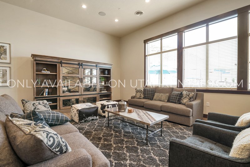 Large 4 Bedroom Town Home on Provo's South East Bench property image
