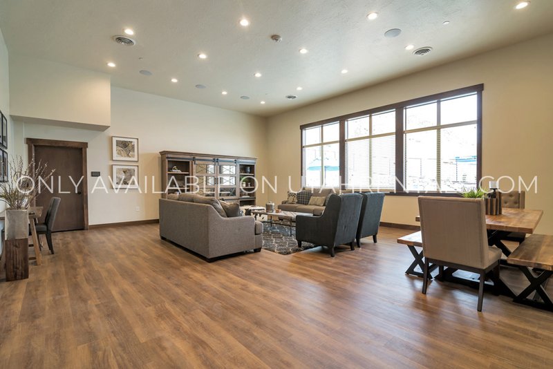 Large 4 Bedroom Town Home on Provo's South East Bench property image