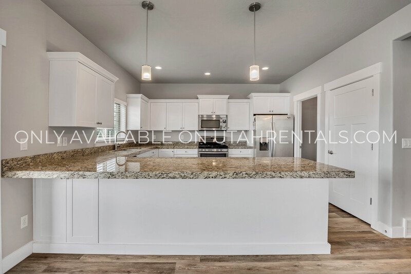 Large 4 Bedroom Town Home on Provo's South East Bench property image
