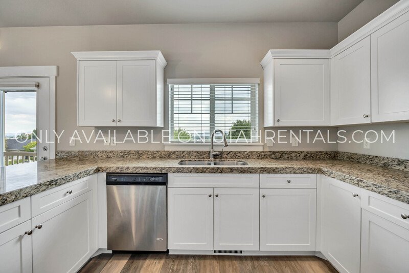 Large 4 Bedroom Town Home on Provo's South East Bench property image