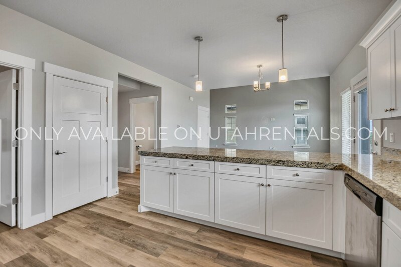 Large 4 Bedroom Town Home on Provo's South East Bench property image