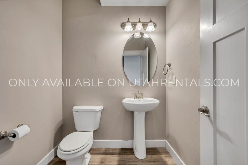 Large 4 Bedroom Town Home on Provo's South East Bench property image